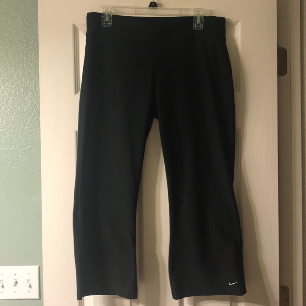 Cropped Nike Sweat Pants
